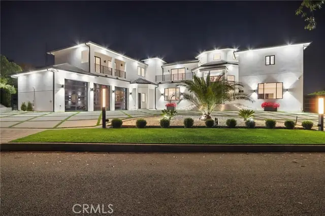 10511 Mary Bell Avenue, Sunland, CA 91040 - #3
