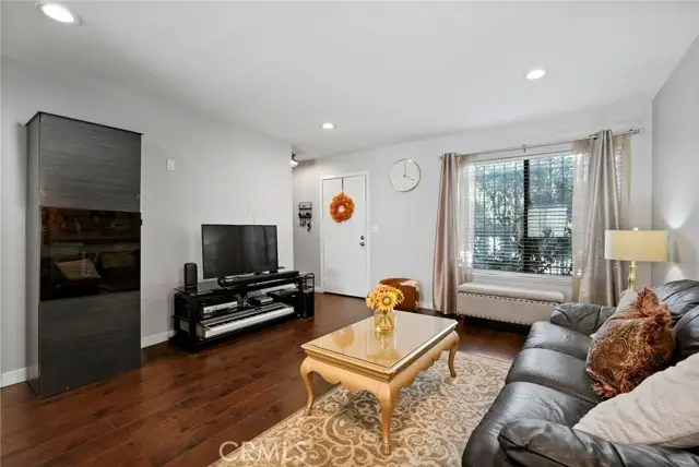11401 Berendo Avenue  #7, Los Angeles, CA 90044 - #3