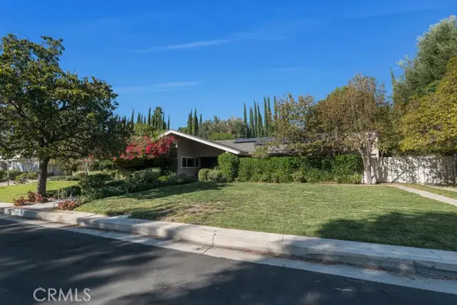 19415 Kinzie Street, Northridge, CA 91324 - #2