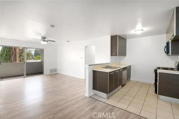 7254 Vassar Ave  #308, Canoga Park, CA 91303