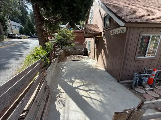 23370 Seeley Way, Crestline, CA 92325 - #1