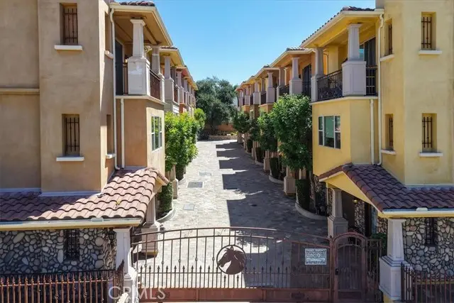10121 Amber Court, Tujunga, CA 91042 - #2