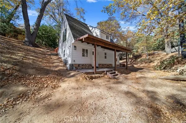 180 Glen Avon Dr, Cedar Glen, CA 92321