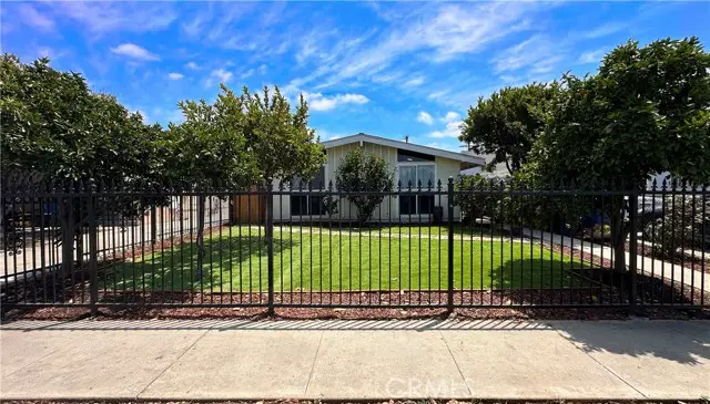 320 81st, Los Angeles, CA 90003 - #1