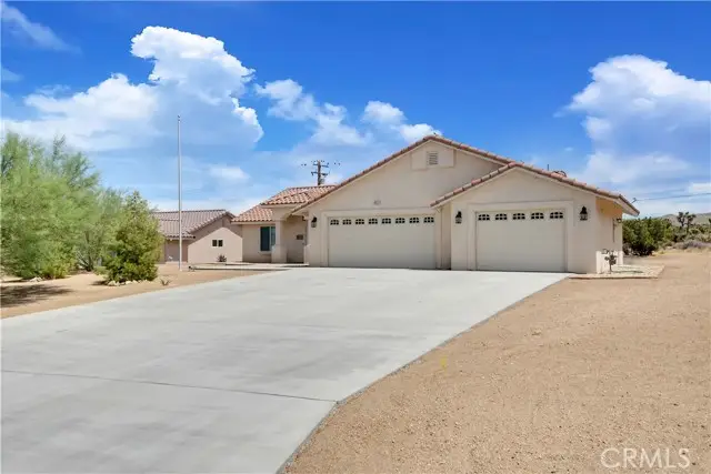 8823 Frontera Avenue, Yucca Valley, CA 92284 - #3