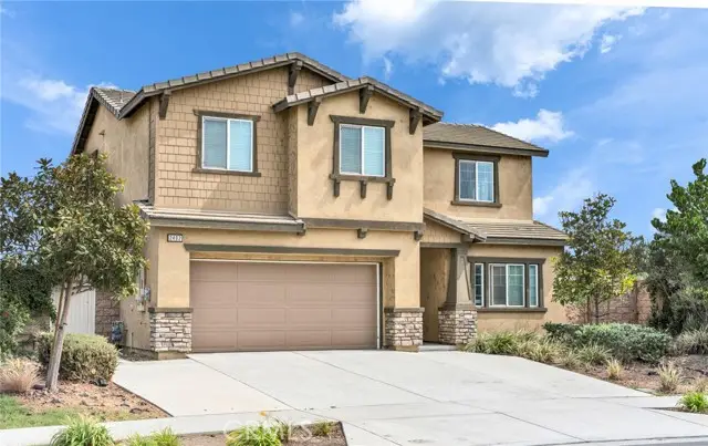 2492 Williamsburg, Ontario, CA 91761 - #2