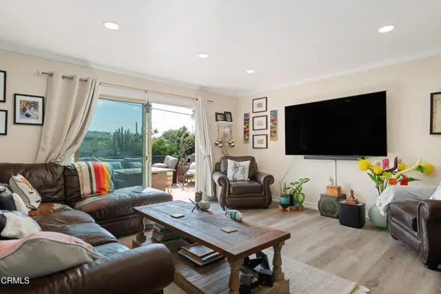 2240 Crestmont Drive, San Buenaventura Ventura, CA 93003 - #3