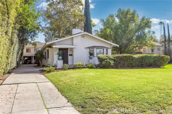 1562 Lake Avenue, Pasadena, CA 91104