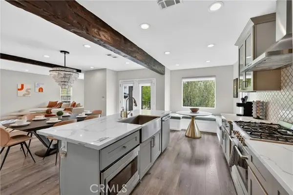 1029 Keniston Avenue, Los Angeles, CA 90019