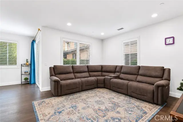 3843 Oakville, Ontario, CA 91761 - #3