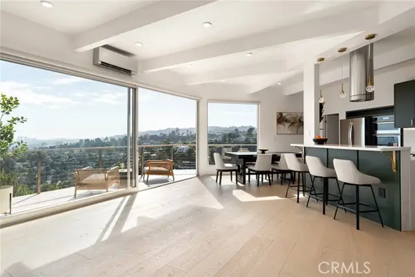 5675 Spreading Oak Dr, Los Angeles, CA 90068
