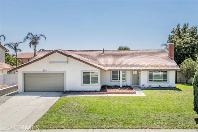 1041 Sunset Circle, Rialto, CA 92376 - #1