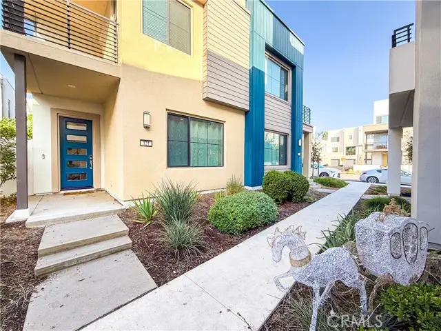 121 Novel, Irvine, CA 92618 - #2