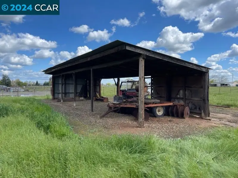 8999 Pettyjohn Rd, Red Bluff, CA 96080 - Image #2