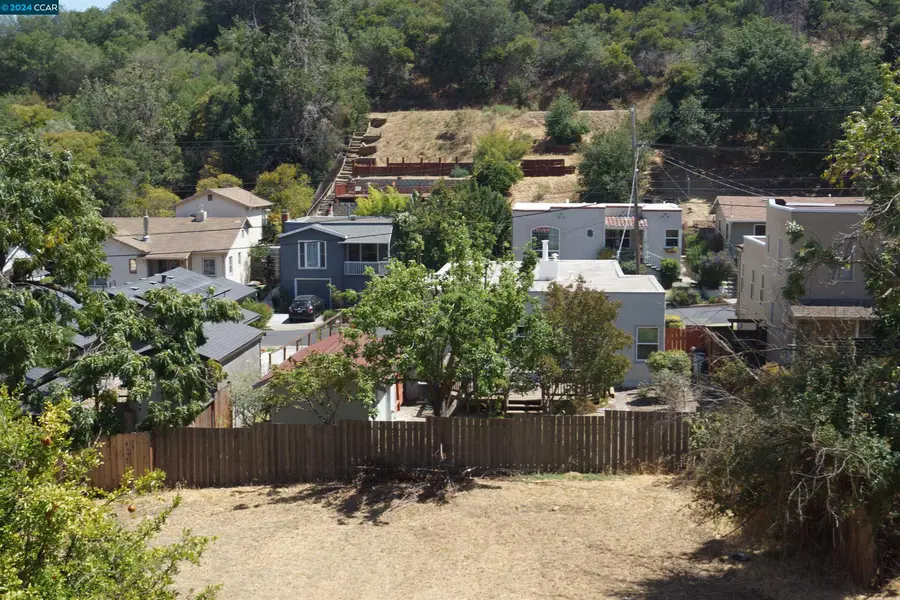 104 Warren St, Martinez, CA 94553 - Image #2