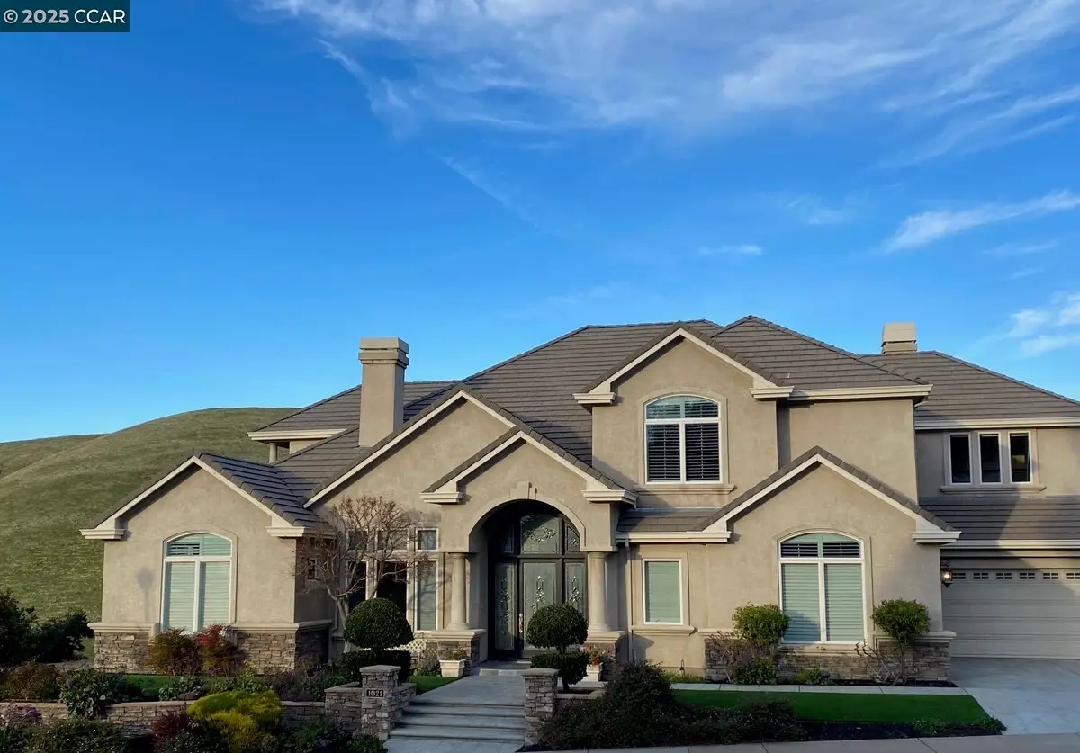 1021 Pebble Beach Dr, Clayton, CA 94517 - Image #1