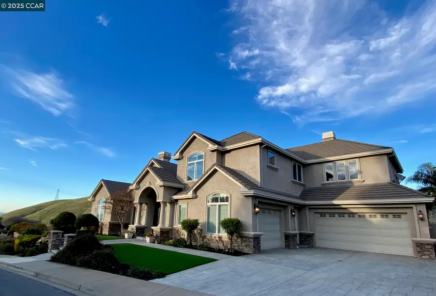 1021 Pebble Beach Dr, Clayton, CA 94517 - Image #2