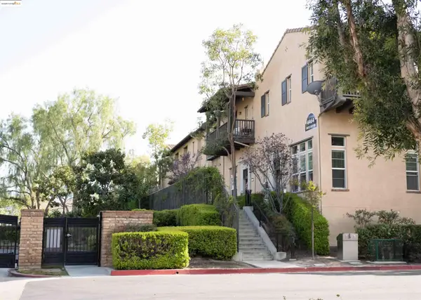 4464 Owens St #104, Corona, CA 92883