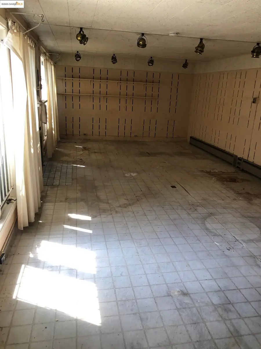 800 Payne Dr, Richmond, CA 94806 - Image #2