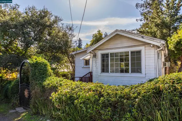 6391 Hillmont Dr, Oakland, CA 94605