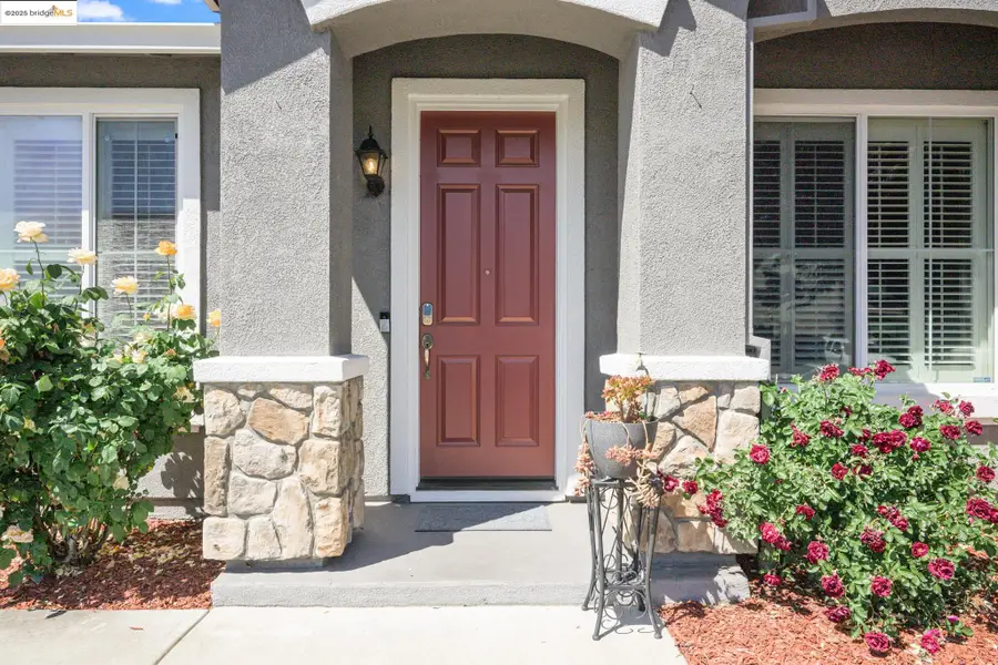 1954 Canyon Oaks Cir, Pittsburg, CA 94565 - Image #2