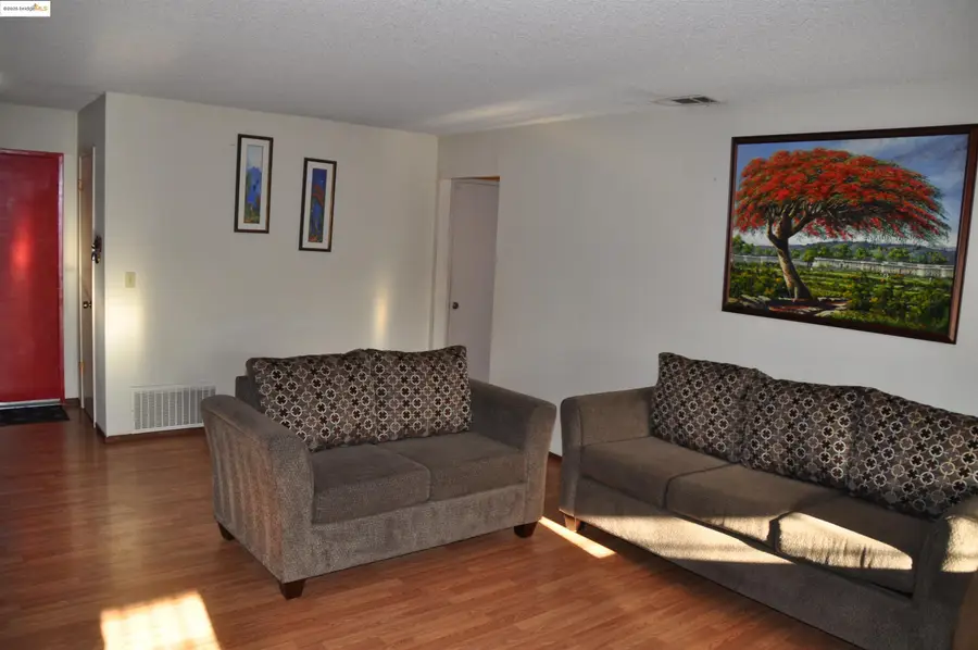 8219 New York Drive, Stockton, CA 95210 - Image #3