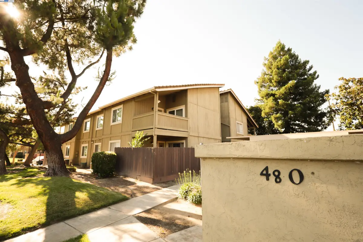 480 Cherry Ln #E, Manteca, CA 95337 - Image #1