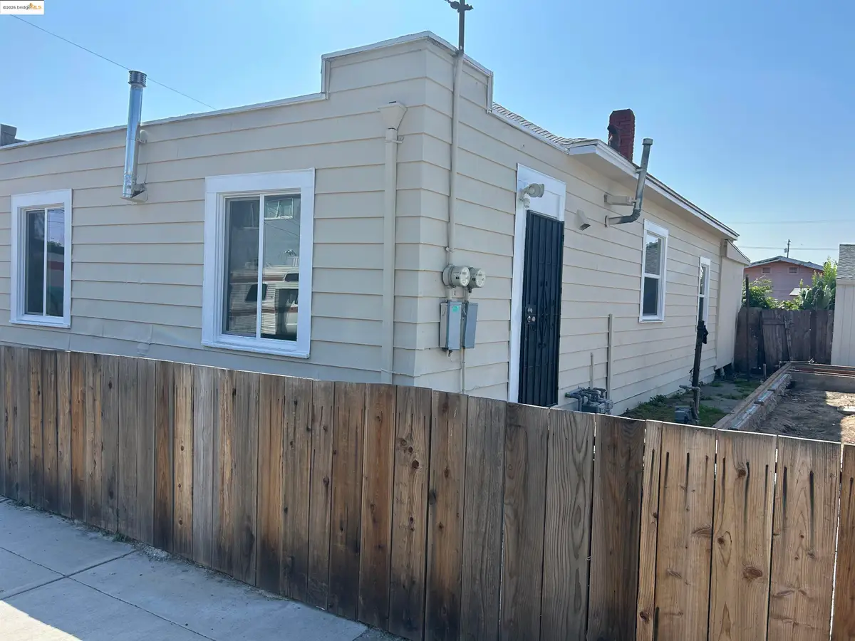 2017 27th Ave, Oakland, CA 94601 - Image #1