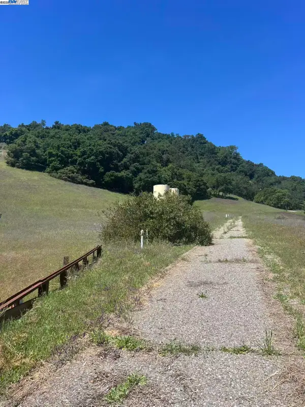 13160 Uvas Rd, Morgan Hill, CA 95037