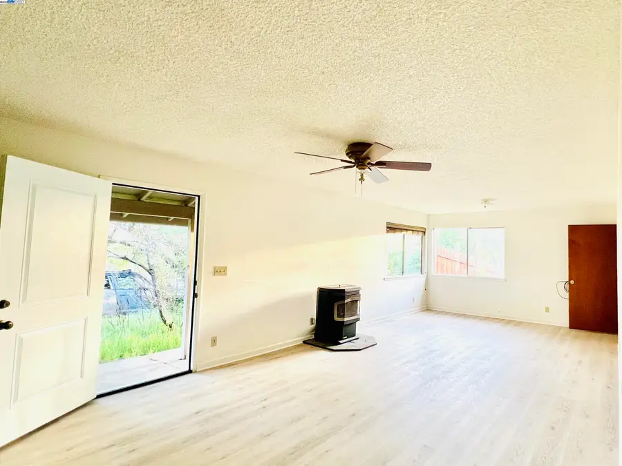 135 Tucker Ave, Oroville, CA 95966 - Image #3