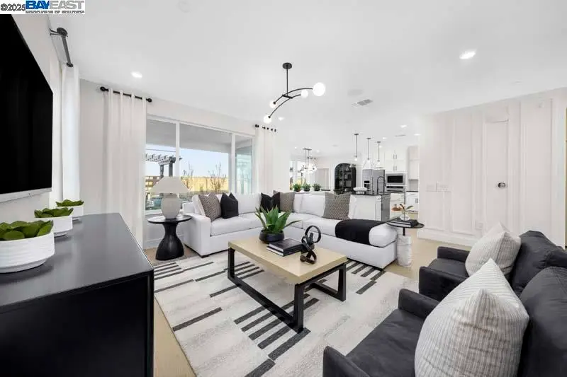 515 E Fiorino Street, Mountain House, CA 95391 - Image #3