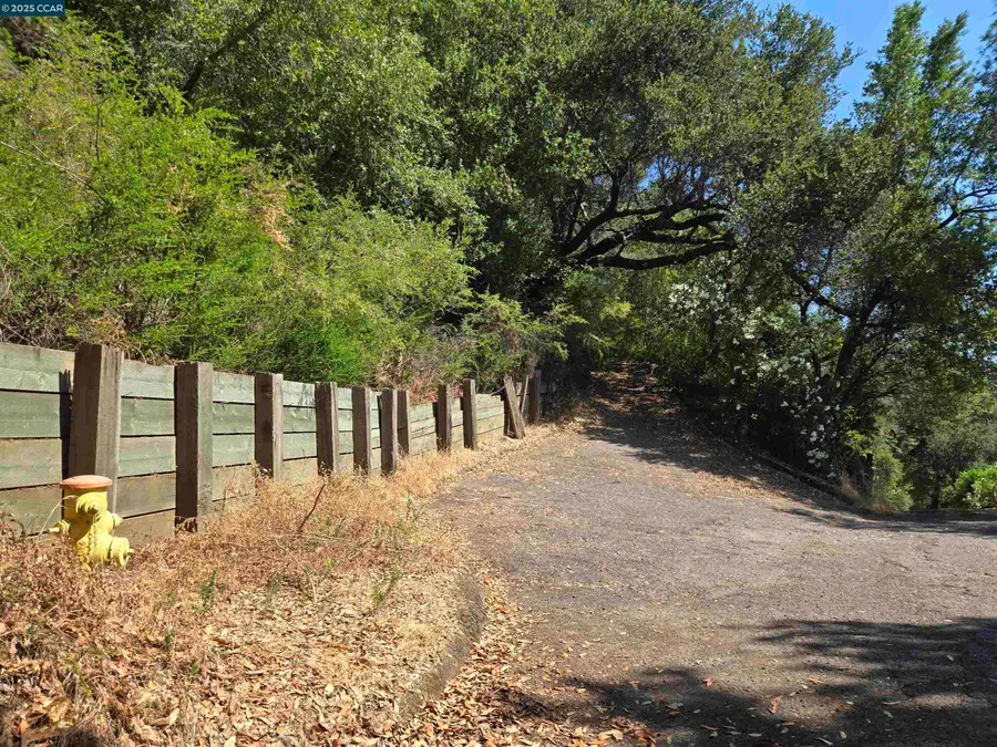 100 Black Log Rd, Kentfield, CA 94904 - #3