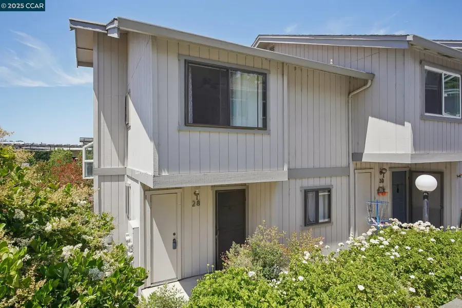 28 Holcomb Ct, Walnut Creek, CA 94596 - Image #2