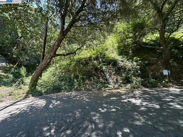 Chelton Drive, Oakland, CA 94603