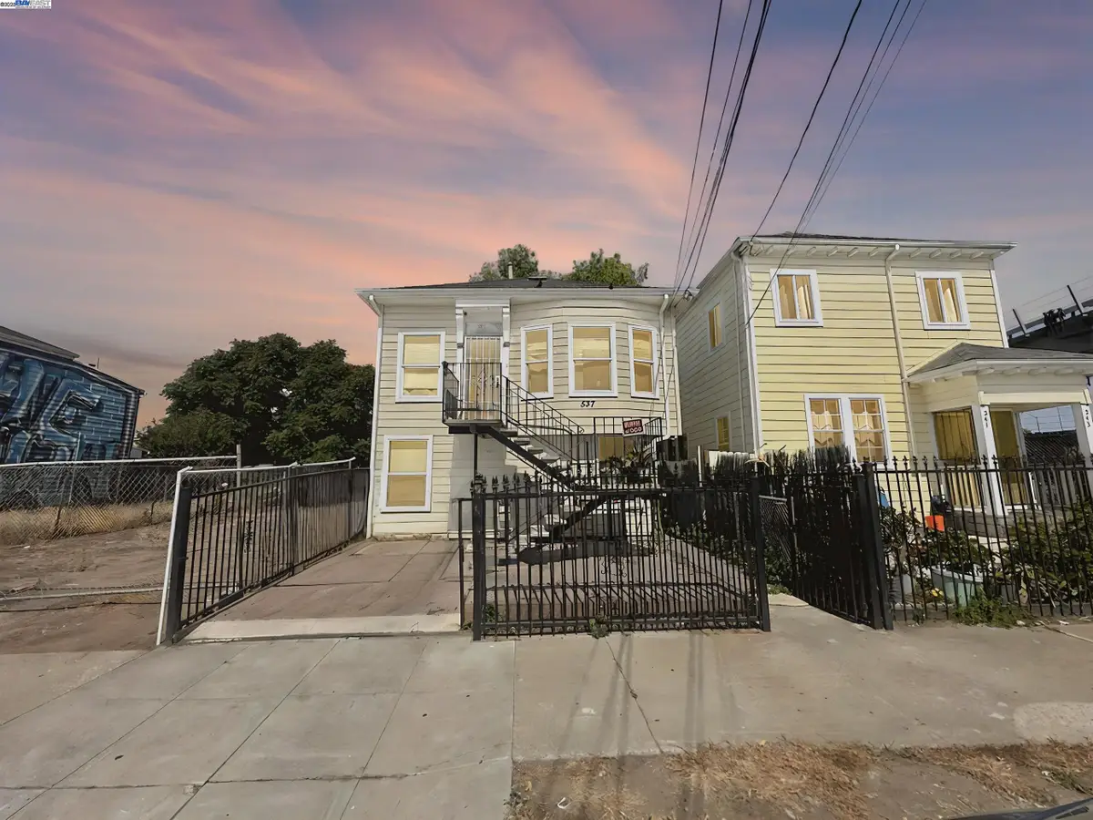 537 Chester St, Oakland, CA 94607 - Image #1