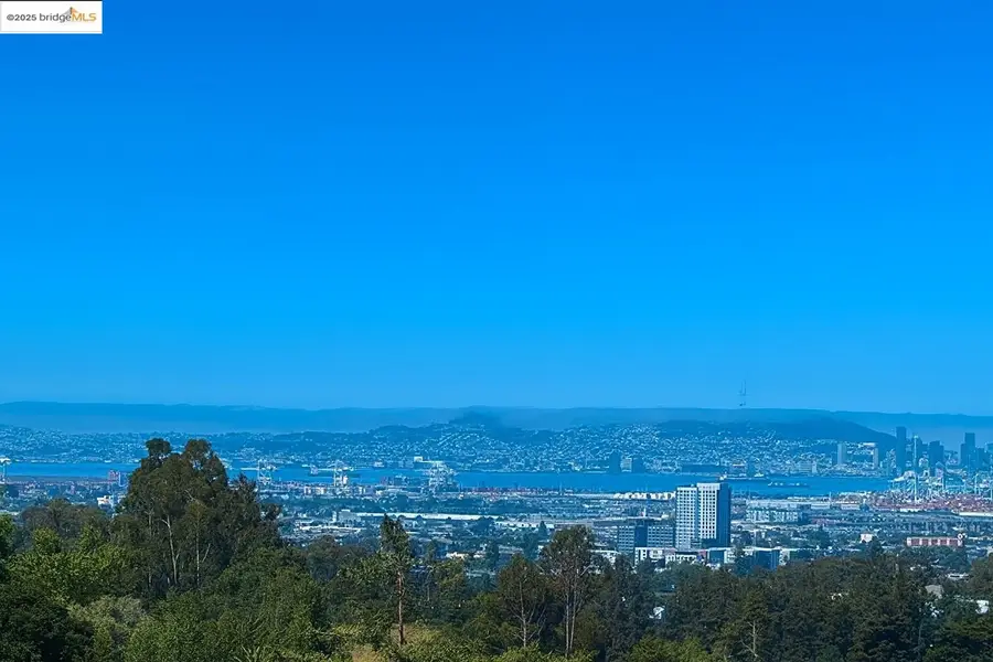 82 Wilding Ln, Oakland, CA 94611 - Image #2