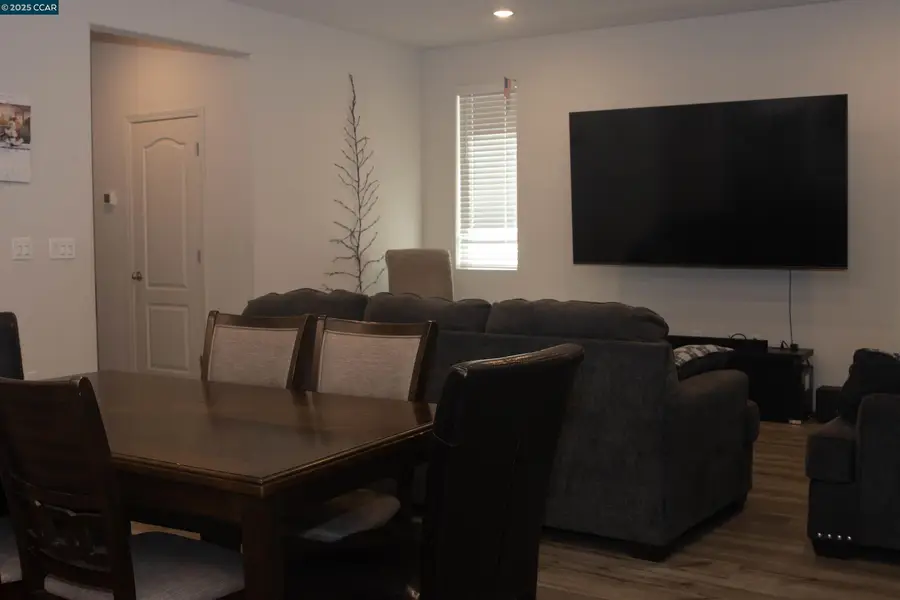 876 Diamante Way, Oakley, CA 94561 - Image #2