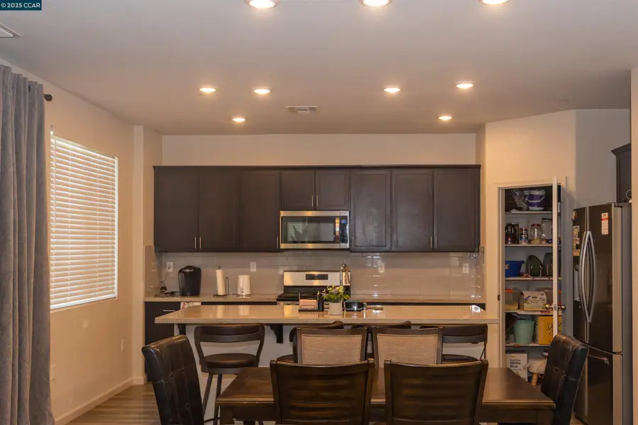 876 Diamante Way, Oakley, CA 94561 - Image #3
