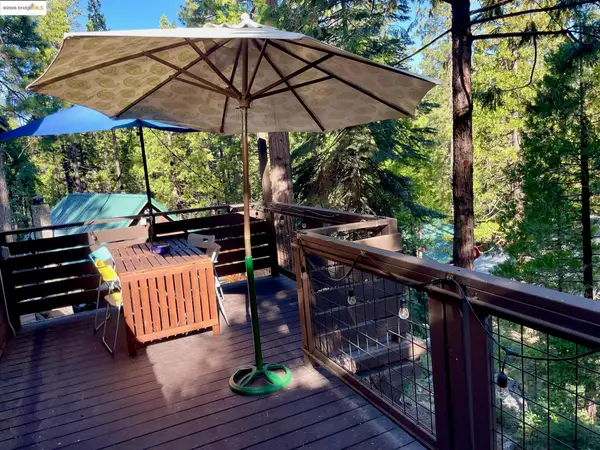 340 Lakeshore Drive, Pinecrest, CA 95364