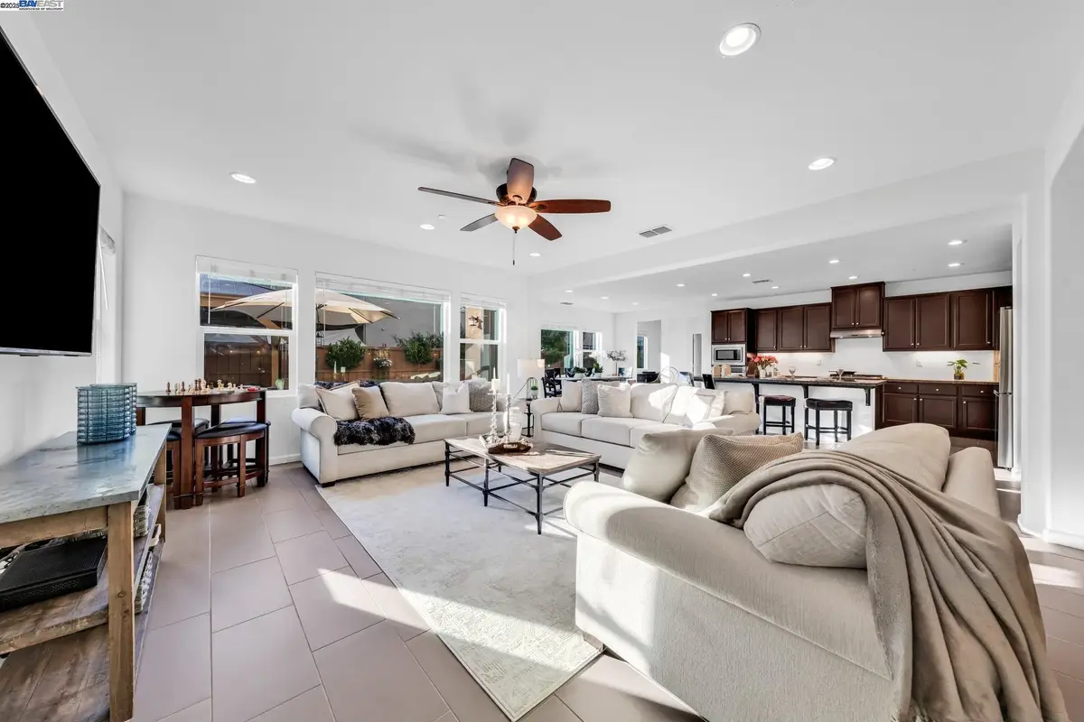 2305 Augusta Ave, Tracy, CA 95377 - Image #1