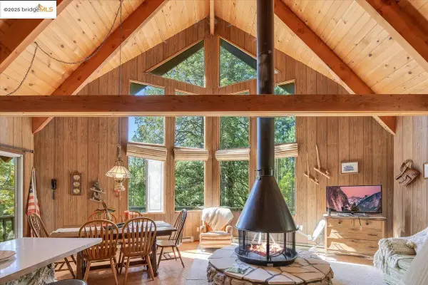 28511 Georges Dr, Strawberry, CA 95364