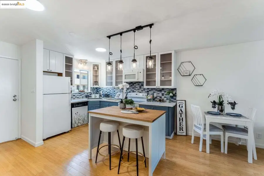 325 Kitty Hawk Rd #UNIT 207, Alameda, CA 94501 - Image #2