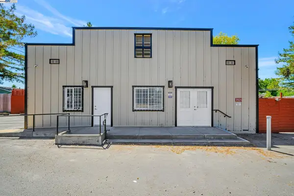 3920 Gravenstein Hwy, Sebastopol, CA 95472