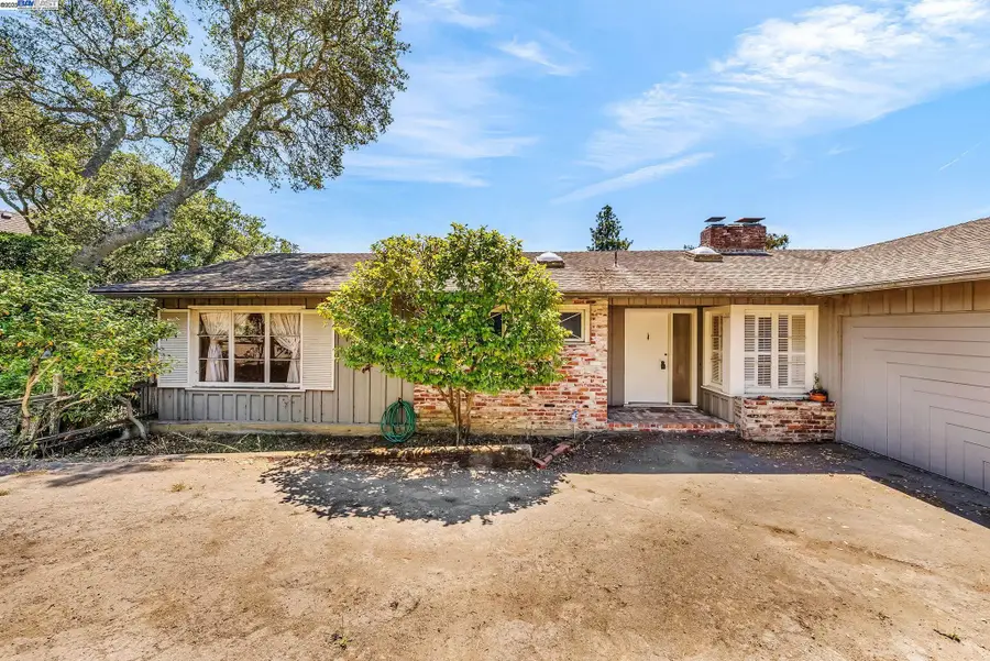 75 Hillcrest Rd, Mill Valley, CA 94941 - Image #2