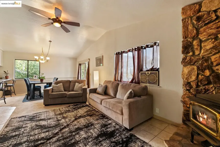 18670 Cedar St, Tuolumne, CA 95379 - Image #3