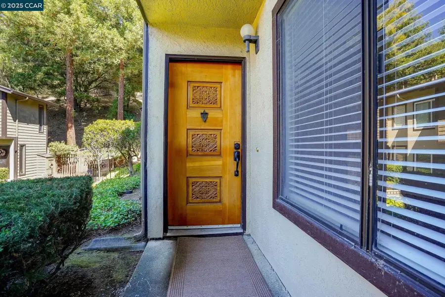 982 Juniper Ct, Crockett, CA 94525 - Image #2