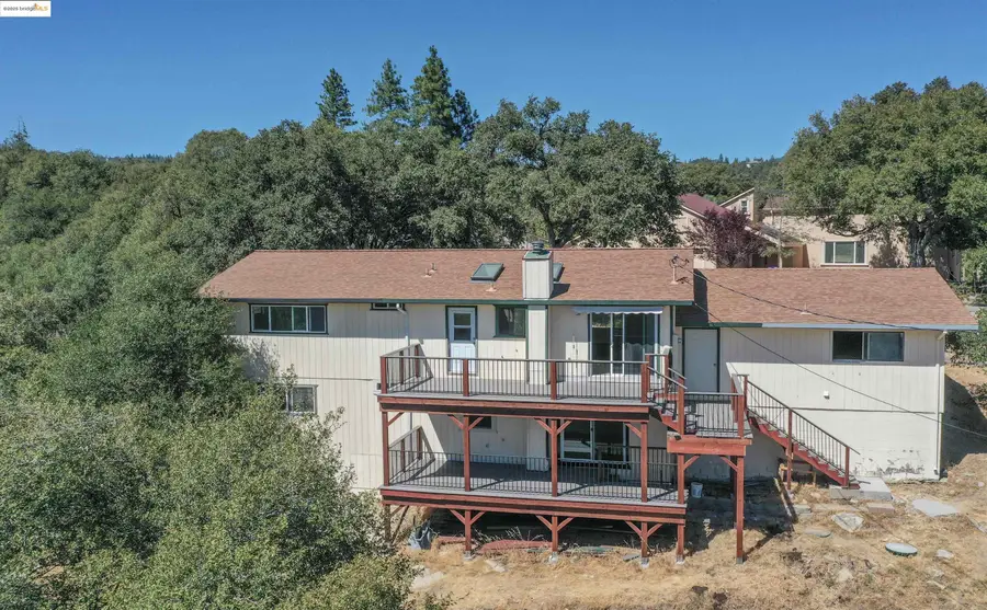 21850 Phoenix Lake Rd, Sonora, CA 95370 - Image #3