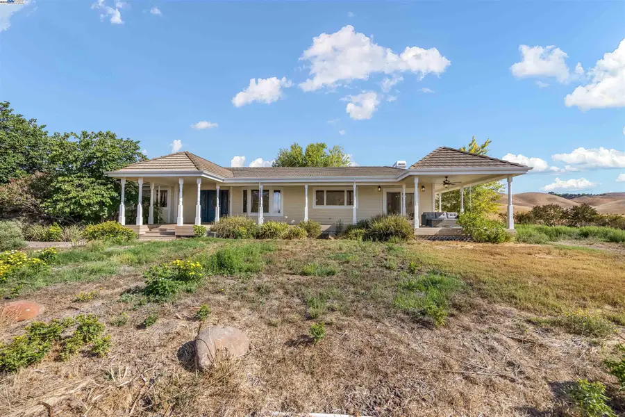 9050 Highland Rd, Livermore, CA 94551 - Image #2