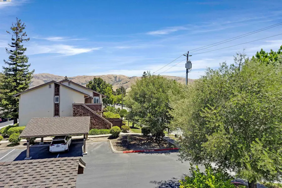 136 Hackamore Ln, Fremont, CA 94539 - Image #3