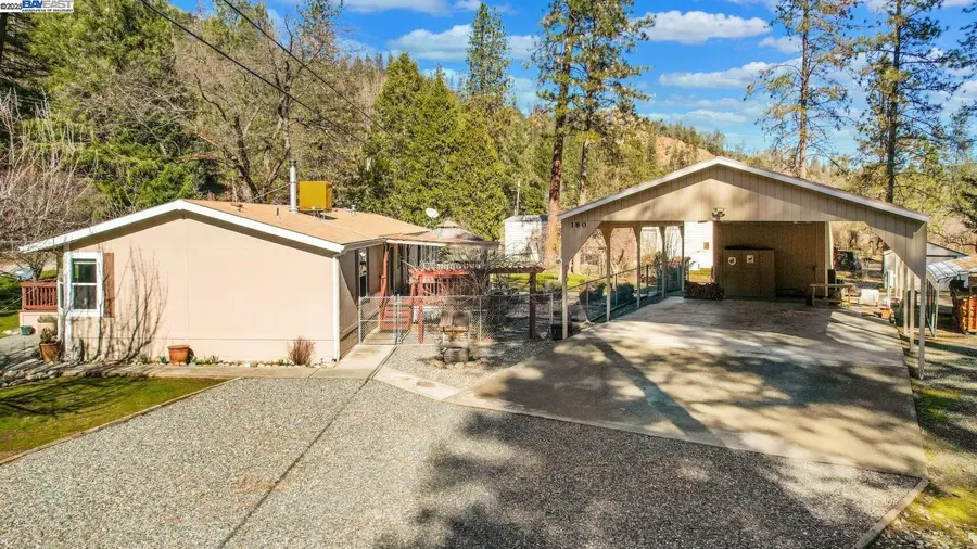 180 Steelhead Cir, Lewiston, CA 96052 - Image #2